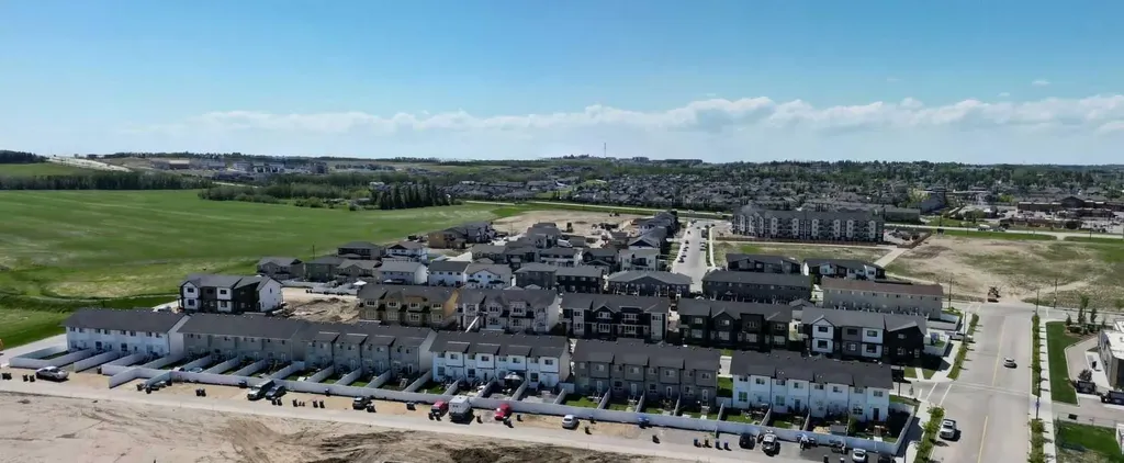 10 Iron Gate Boulevard Sylvan Lake AB T4S 2J7
