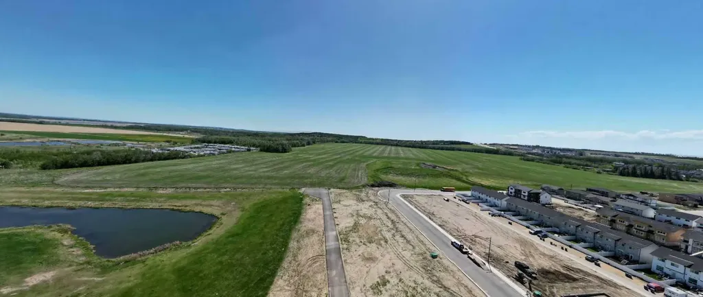 10 Iron Gate Boulevard Sylvan Lake AB T4S 2J7