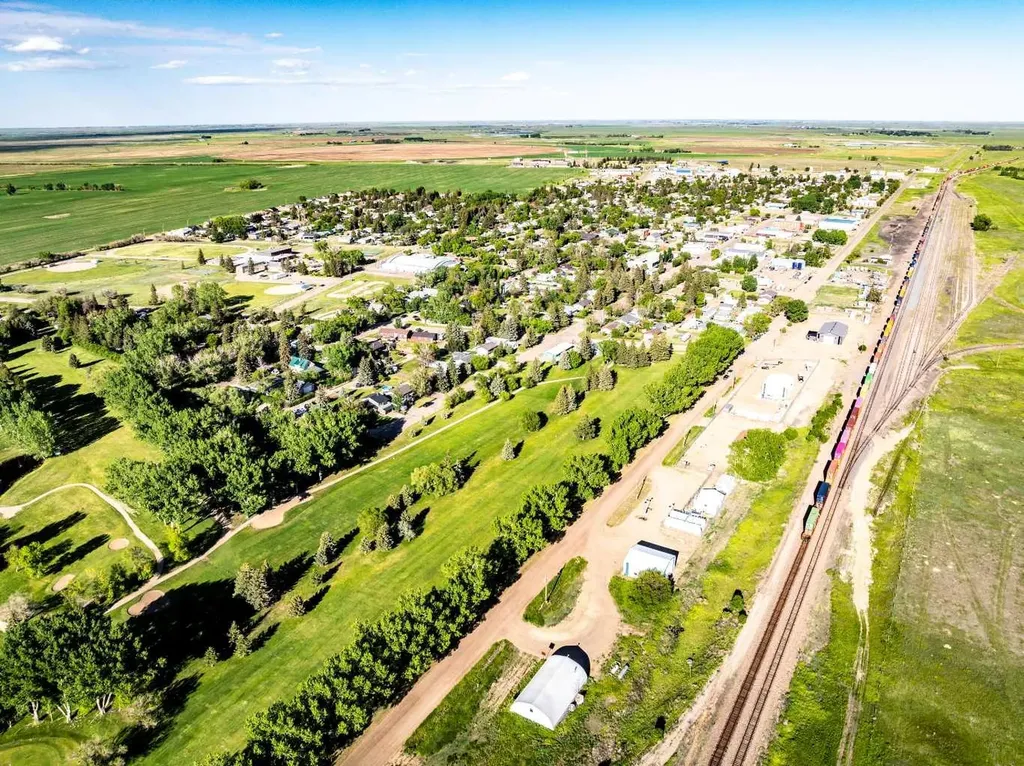 105 Peterson Avenue Bassano AB T0J 0B0