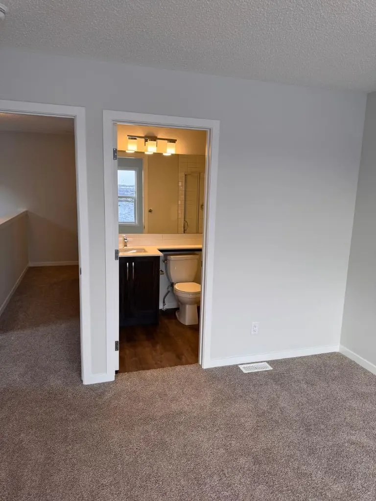 46 Setonvista Grove SE Calgary AB T3M4A3