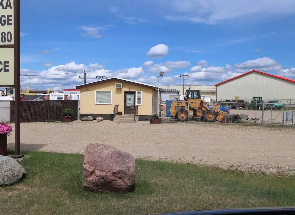 6402 42 Avenue Ponoka AB T4J 1J8