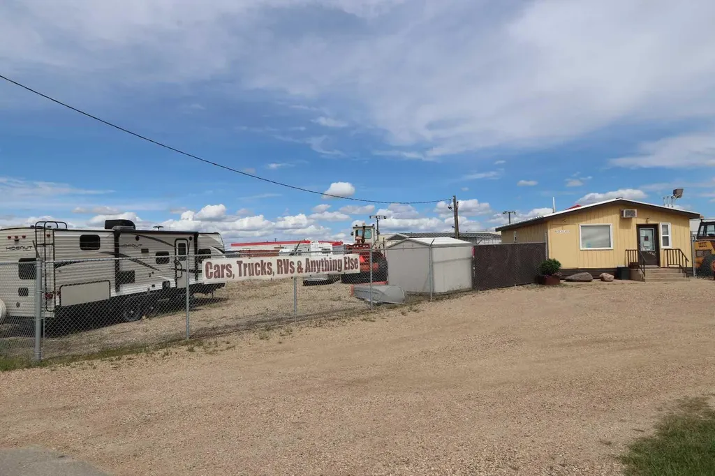 6402 42 Avenue Ponoka AB T4J 1J8