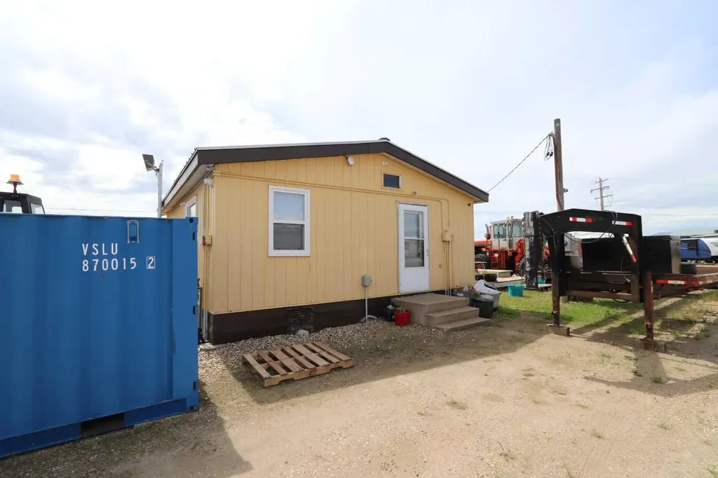 6402 42 Avenue Ponoka AB T4J 1J8