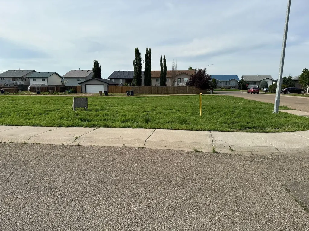 95 Upland Manor W Brooks AB T1R 1P9