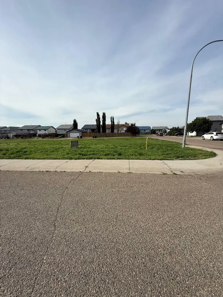 95 Upland Manor W Brooks AB T1R 1P9