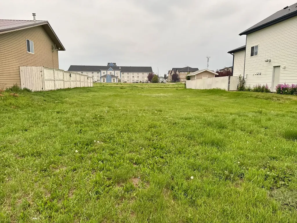 132 Upland Avenue W Brooks AB T1R1M9