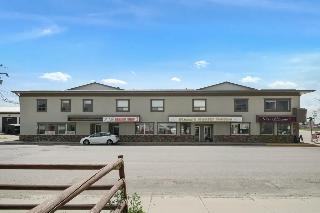 5001-05 49 Avenue Olds AB T4H1W9