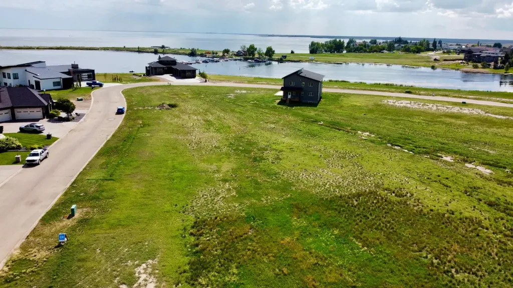 Lot 30 Kingfisher Estates Drive Lake Newell Resort AB T1R 0X5