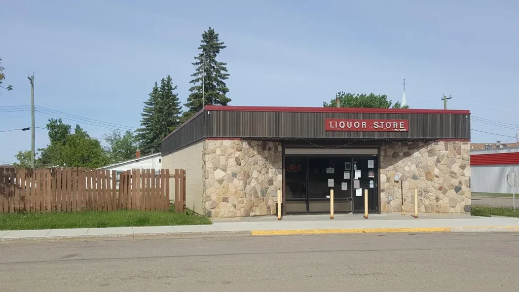 114 Centre Street Mclennan AB T0H 2L0