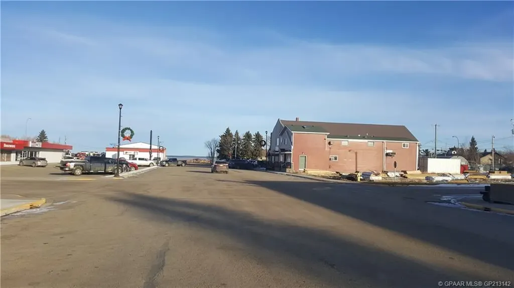 114 Centre Street Mclennan AB T0H 2L0