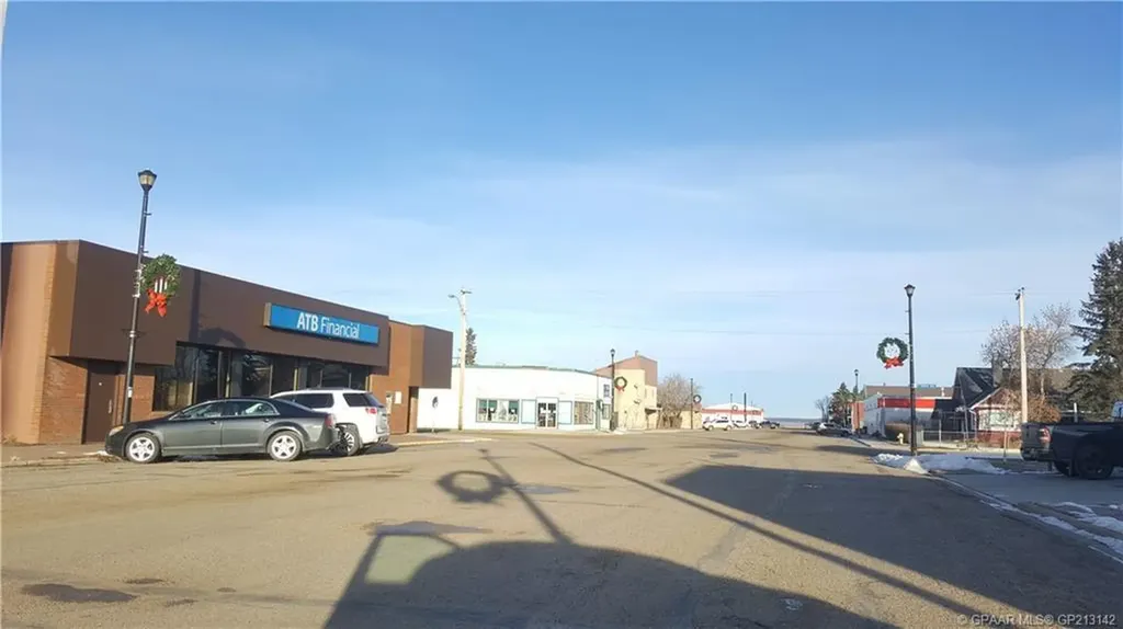 114 Centre Street Mclennan AB T0H 2L0