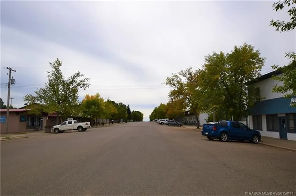 400 Howe Avenue E Duchess AB T0J 0Z0