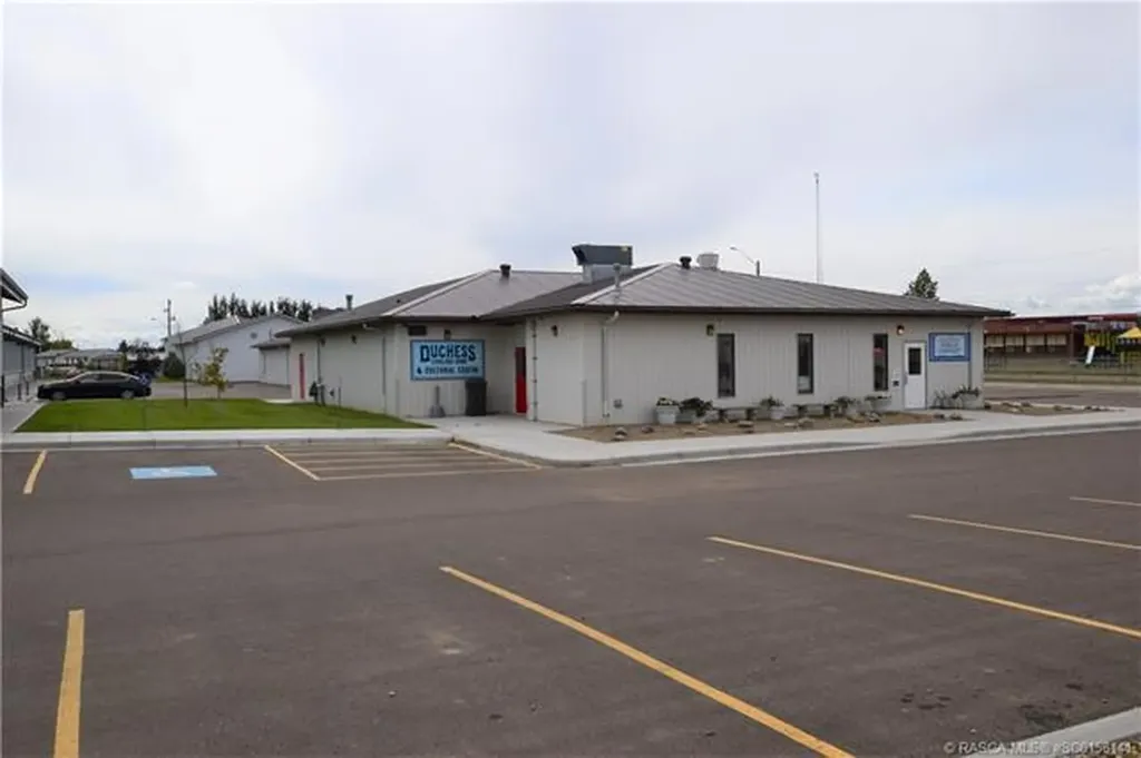 400 Howe Avenue E Duchess AB T0J 0Z0