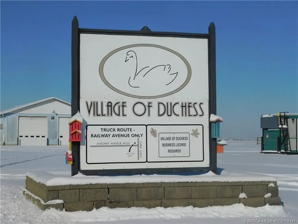 400 Howe Avenue E Duchess AB T0J 0Z0