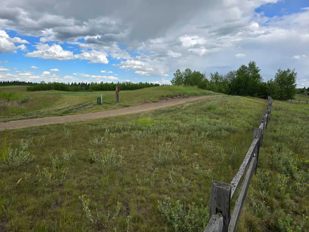 503 Dunes Ridge Drive Rural Ponoka County AB T4J 0B3