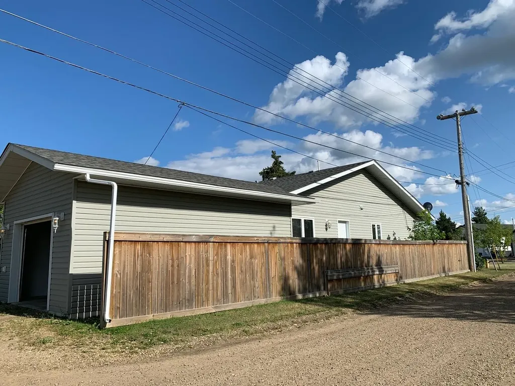 4920 52 Avenue Grimshaw AB T0H 1W0