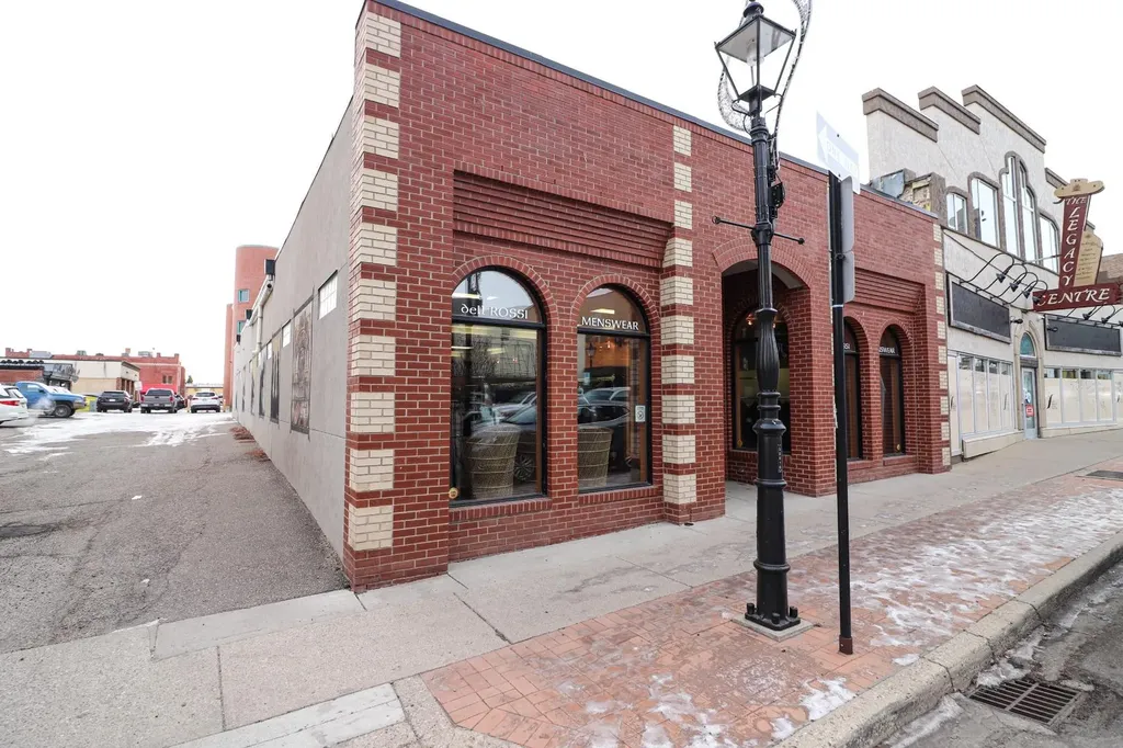 649 3 Street SE Medicine Hat AB T1A 0H4