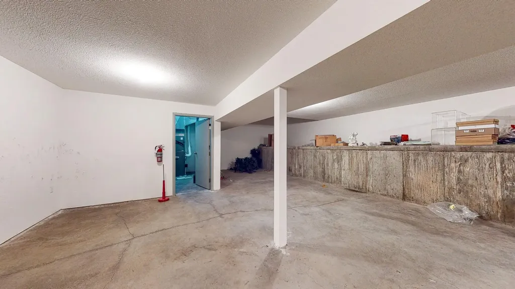 649 3 Street SE Medicine Hat AB T1A 0H4
