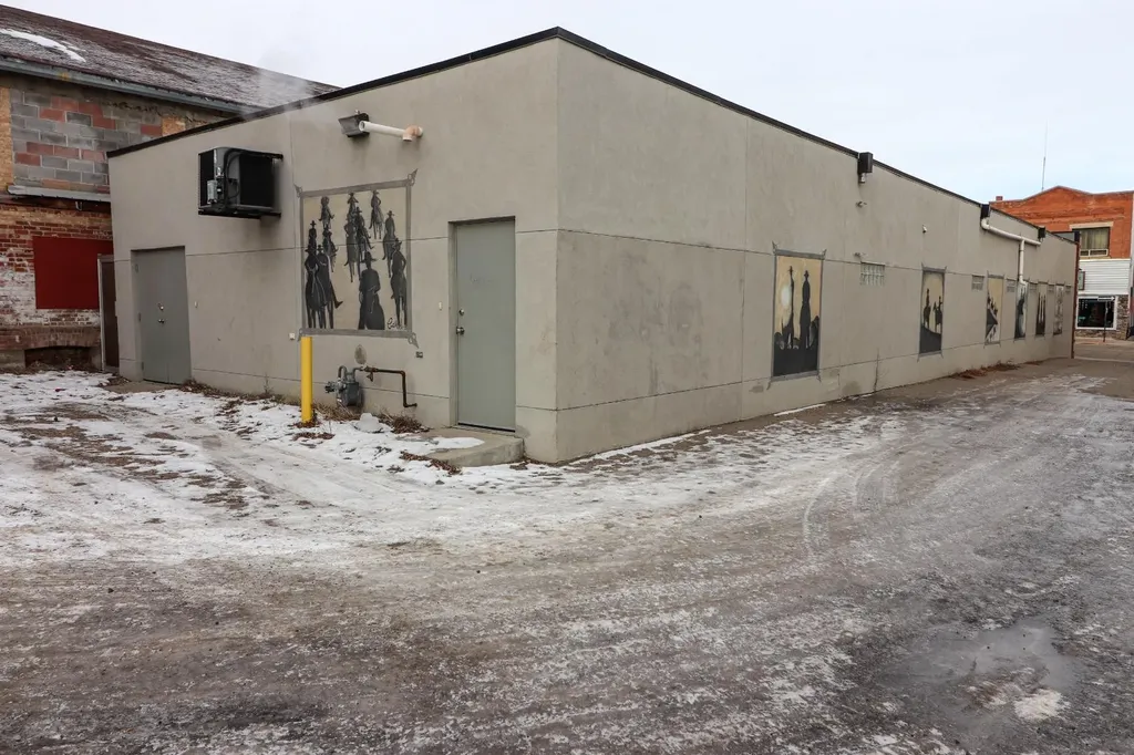 649 3 Street SE Medicine Hat AB T1A 0H4