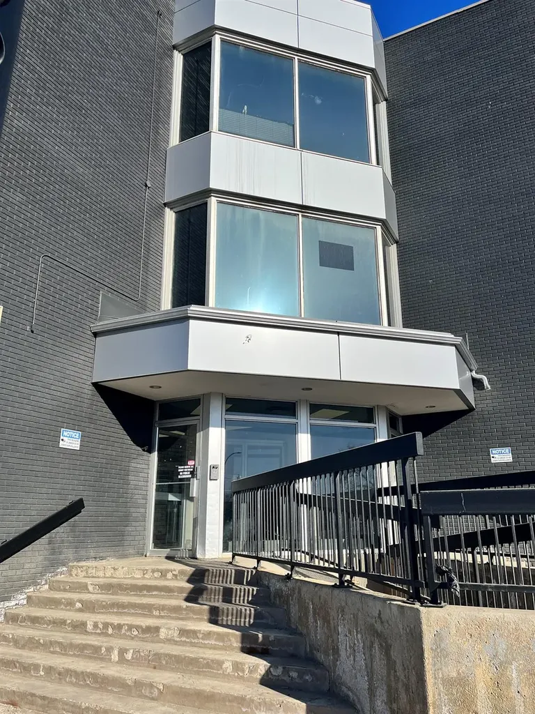 9804 100 Avenue Grande Prairie AB T8V 0T8
