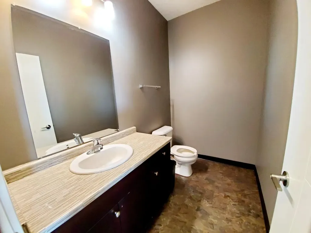 125B Range Road Whitecourt AB T7S 0A1