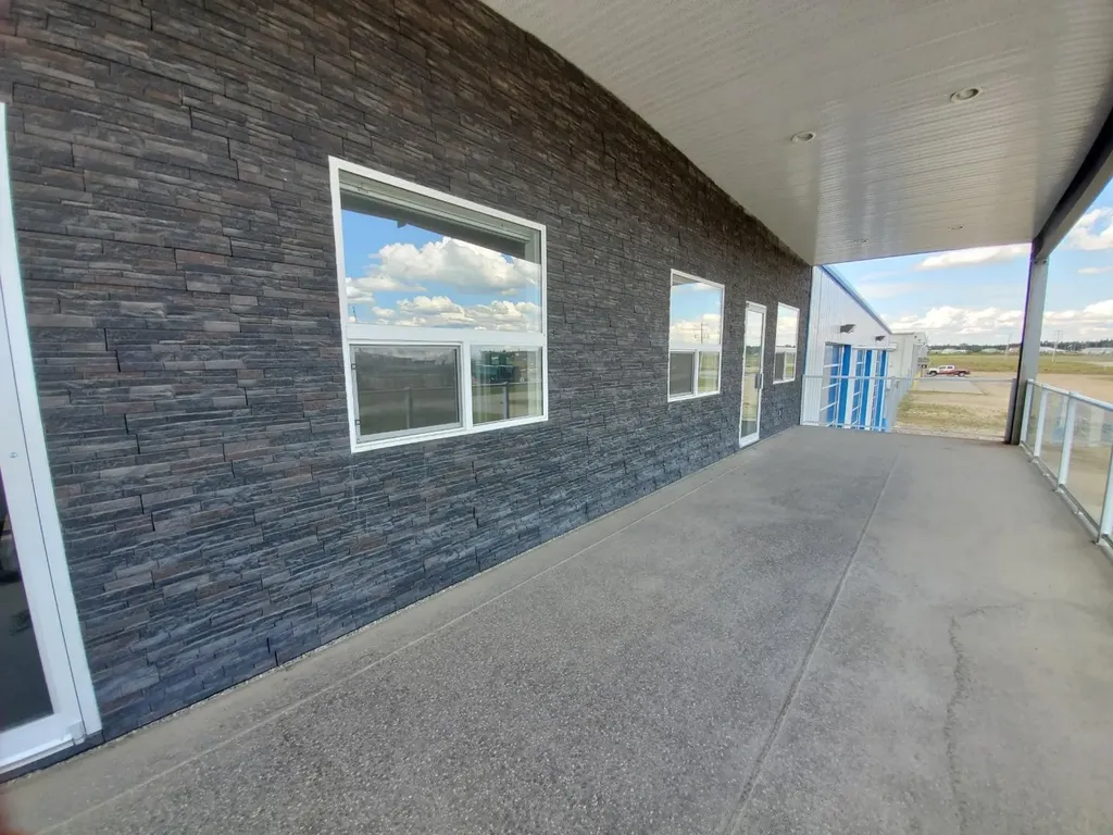 125B Range Road Whitecourt AB T7S 0A1