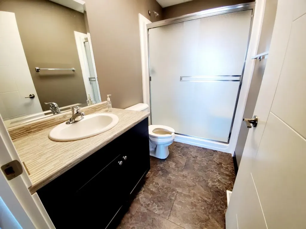 125B Range Road Whitecourt AB T7S 0A1