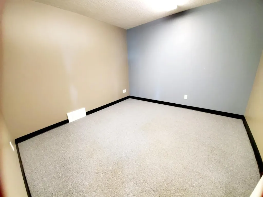 125B Range Road Whitecourt AB T7S 0A1