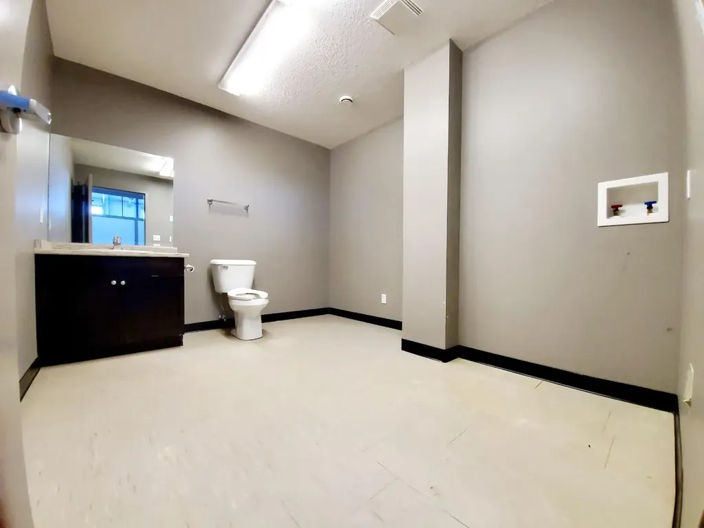 125B Range Road Whitecourt AB T7S 0A1