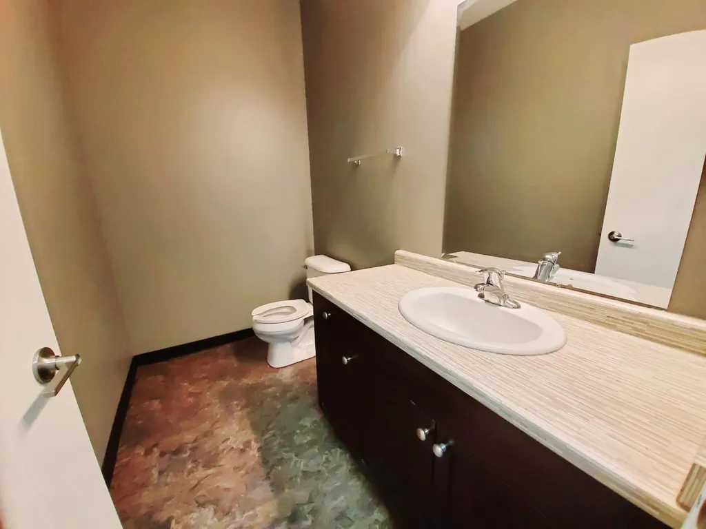 125B Range Road Whitecourt AB T7S 0A1