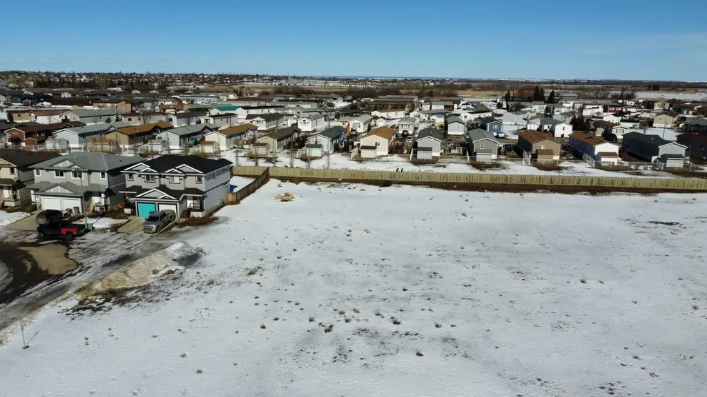 10255 86 Street Grande Prairie AB T8X 0B5