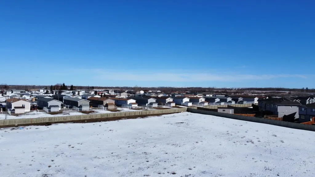 10255 86 Street Grande Prairie AB T8X 0B5