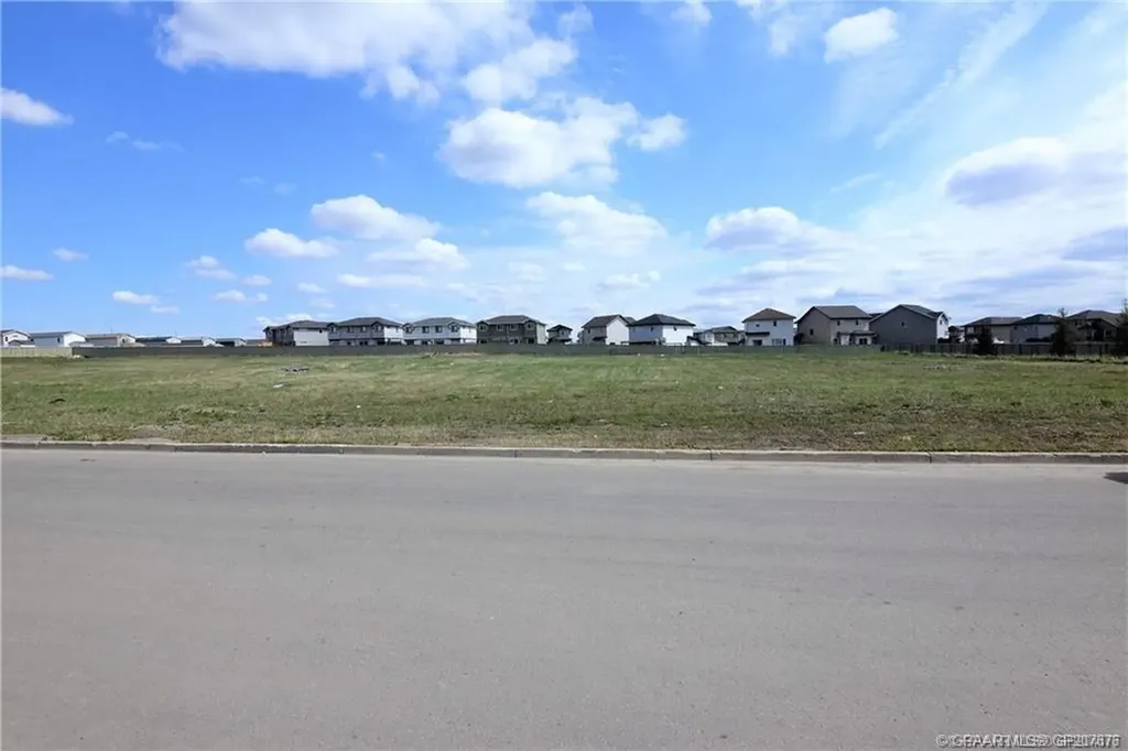 10255 86 Street Grande Prairie AB T8X 0B5
