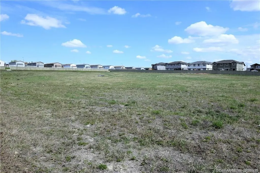 10255 86 Street Grande Prairie AB T8X 0B5