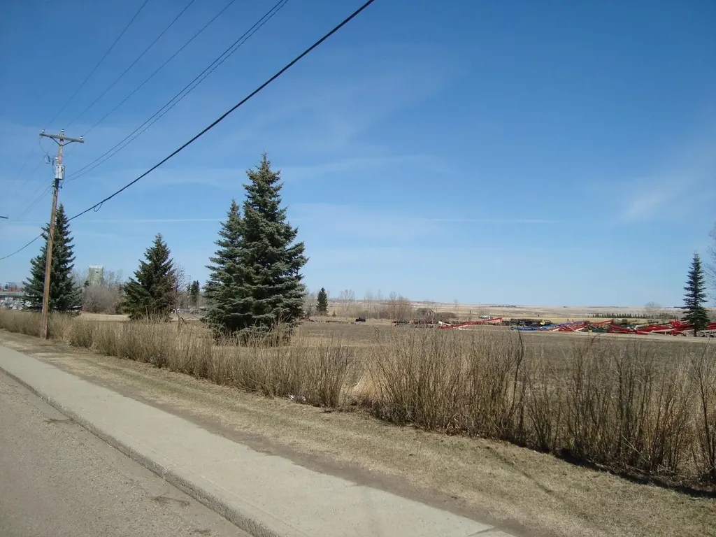 207,209 Main Street Trochu AB T0M 2C0
