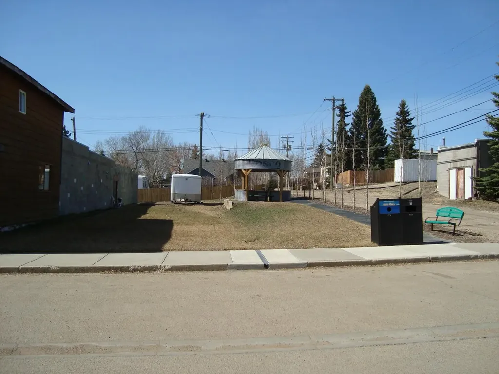 207,209 Main Street Trochu AB T0M 2C0