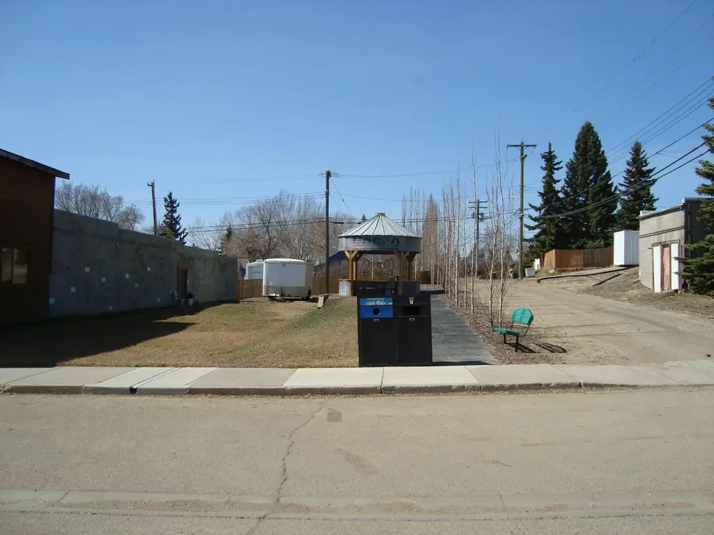 207,209 Main Street Trochu AB T0M 2C0