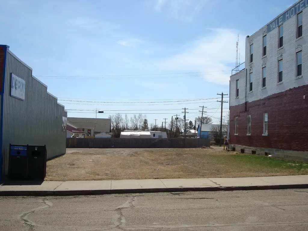 207,209 Main Street Trochu AB T0M 2C0