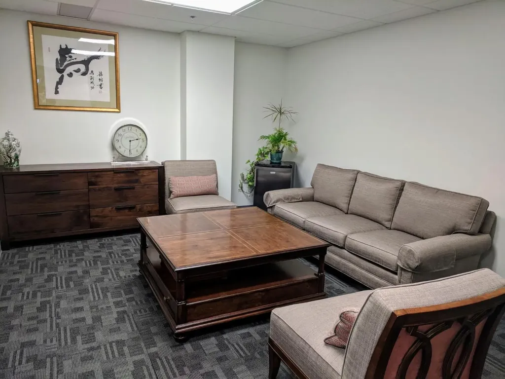 634 6 Avenue SW Calgary AB T2P 0S4