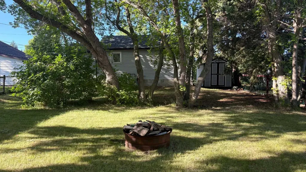 1206 6 Avenue Wainwright AB T9W 1G2