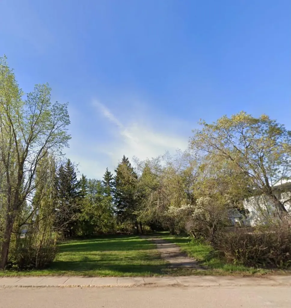 4633 53 Avenue High Prairie AB T0G 1E0