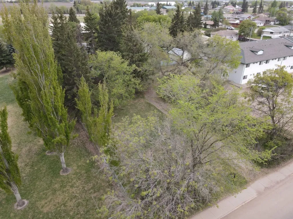4633 53 Avenue High Prairie AB T0G 1E0
