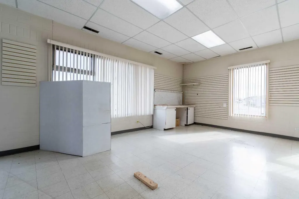 957 South Railway Street SE Medicine Hat AB T1A 2W3