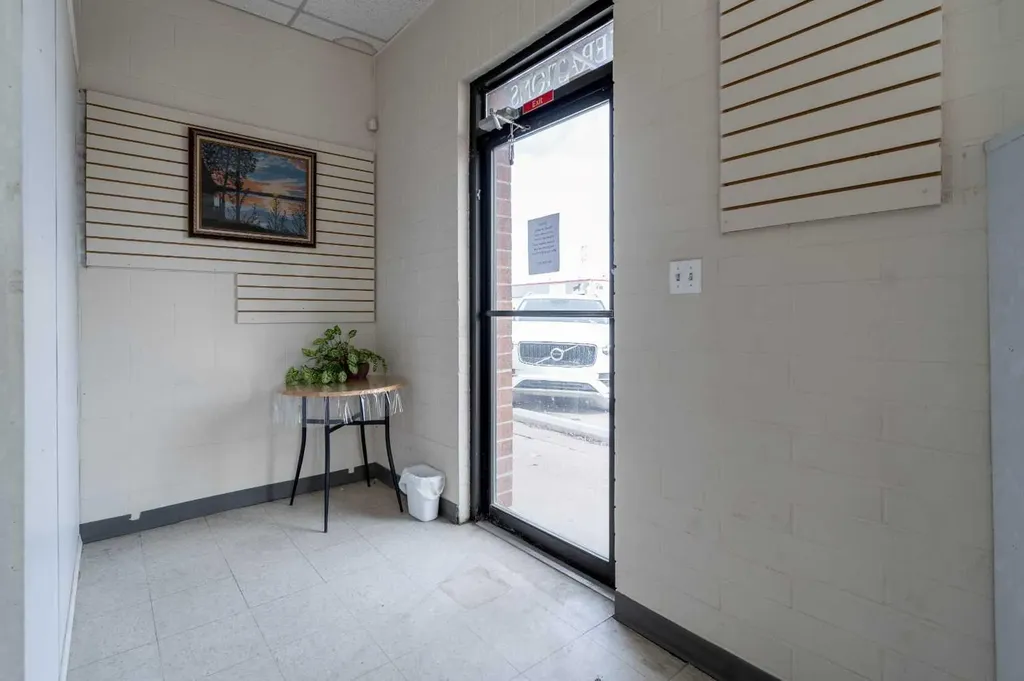 957 South Railway Street SE Medicine Hat AB T1A 2W3