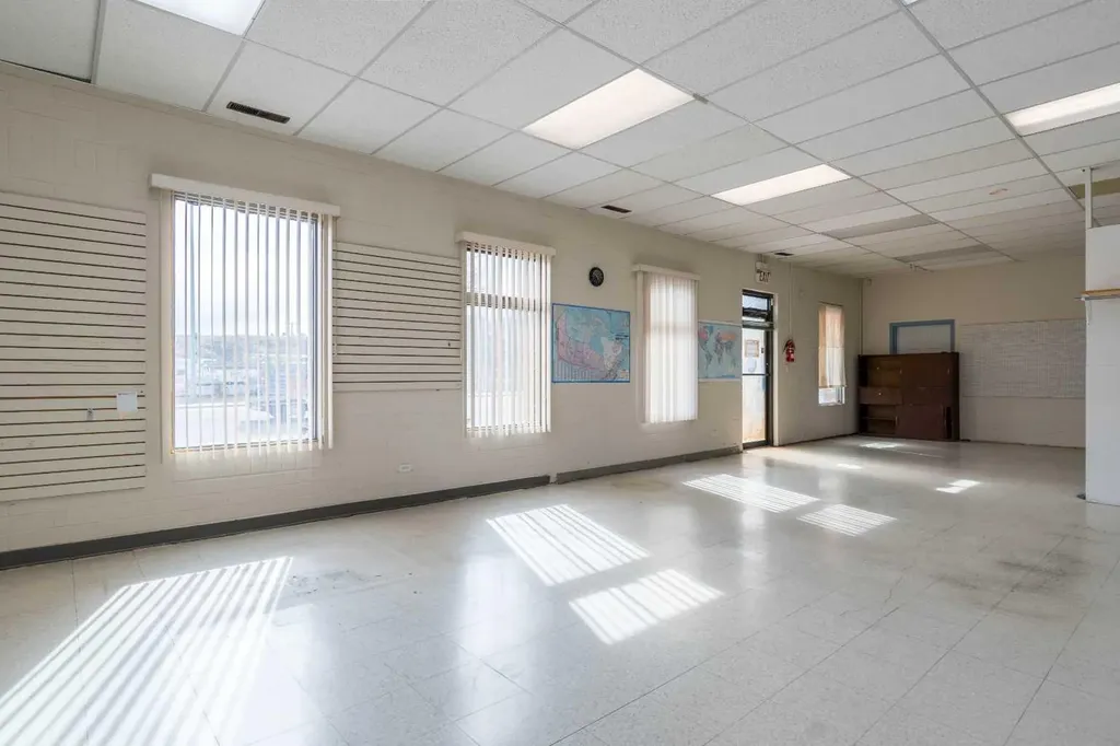 957 South Railway Street SE Medicine Hat AB T1A 2W3