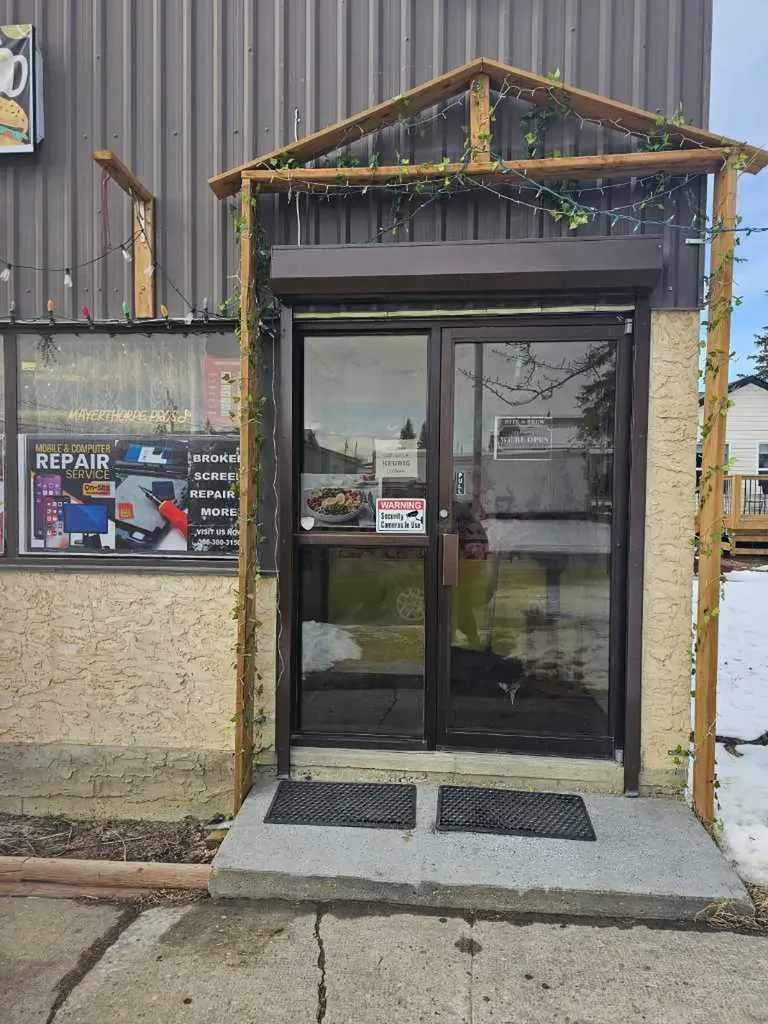 4912 49 Avenue Mayerthorpe AB T0E 1N0