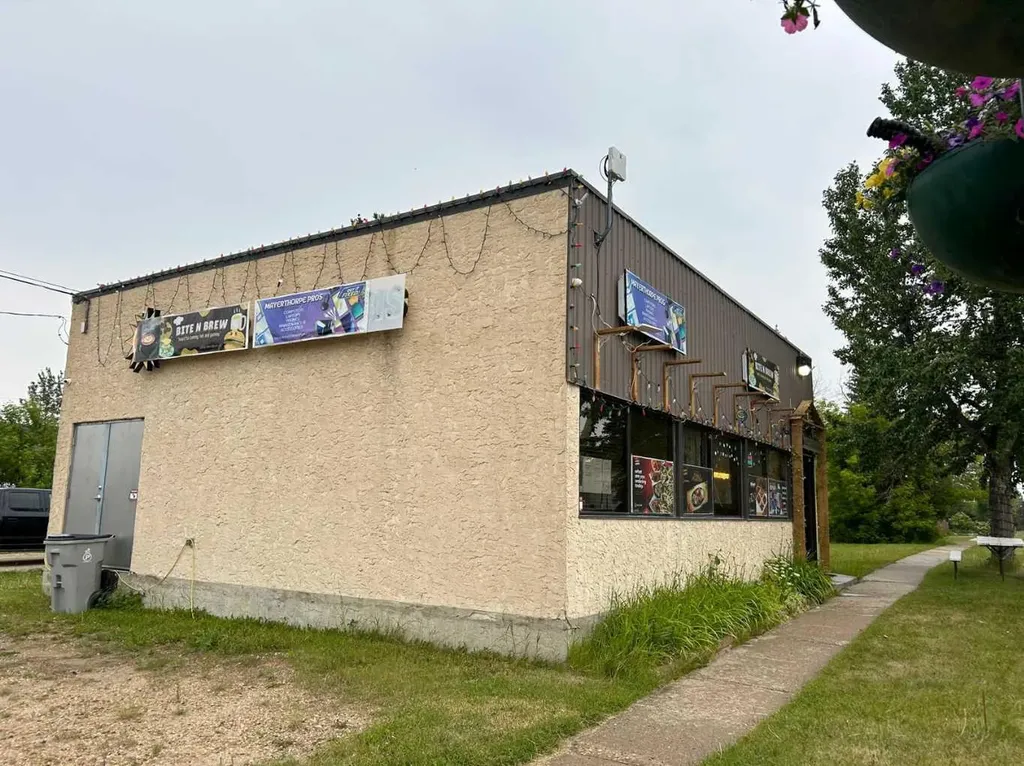 4912 49 Avenue Mayerthorpe AB T0E 1N0
