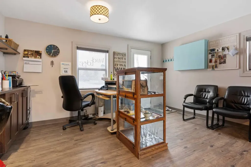 5009 49 Avenue Forestburg AB T0B 1N0