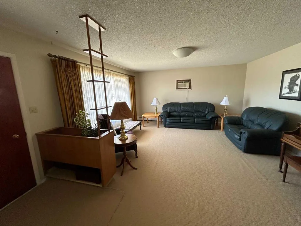 5405 50 Street Castor AB T0C0X0