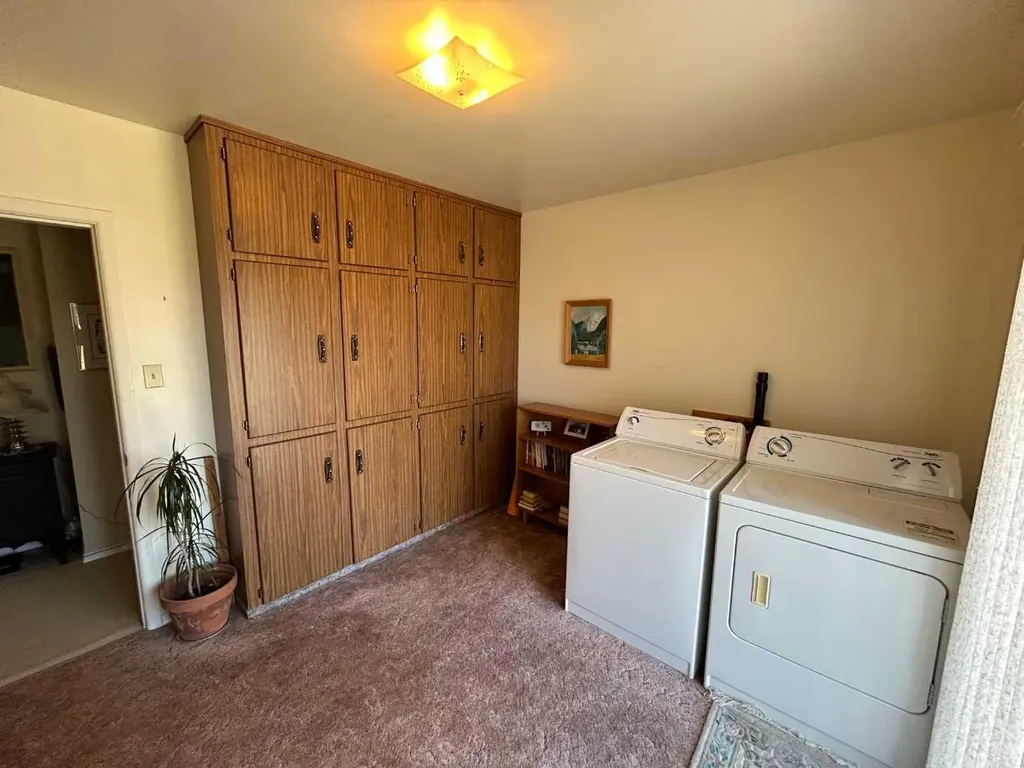5405 50 Street Castor AB T0C0X0